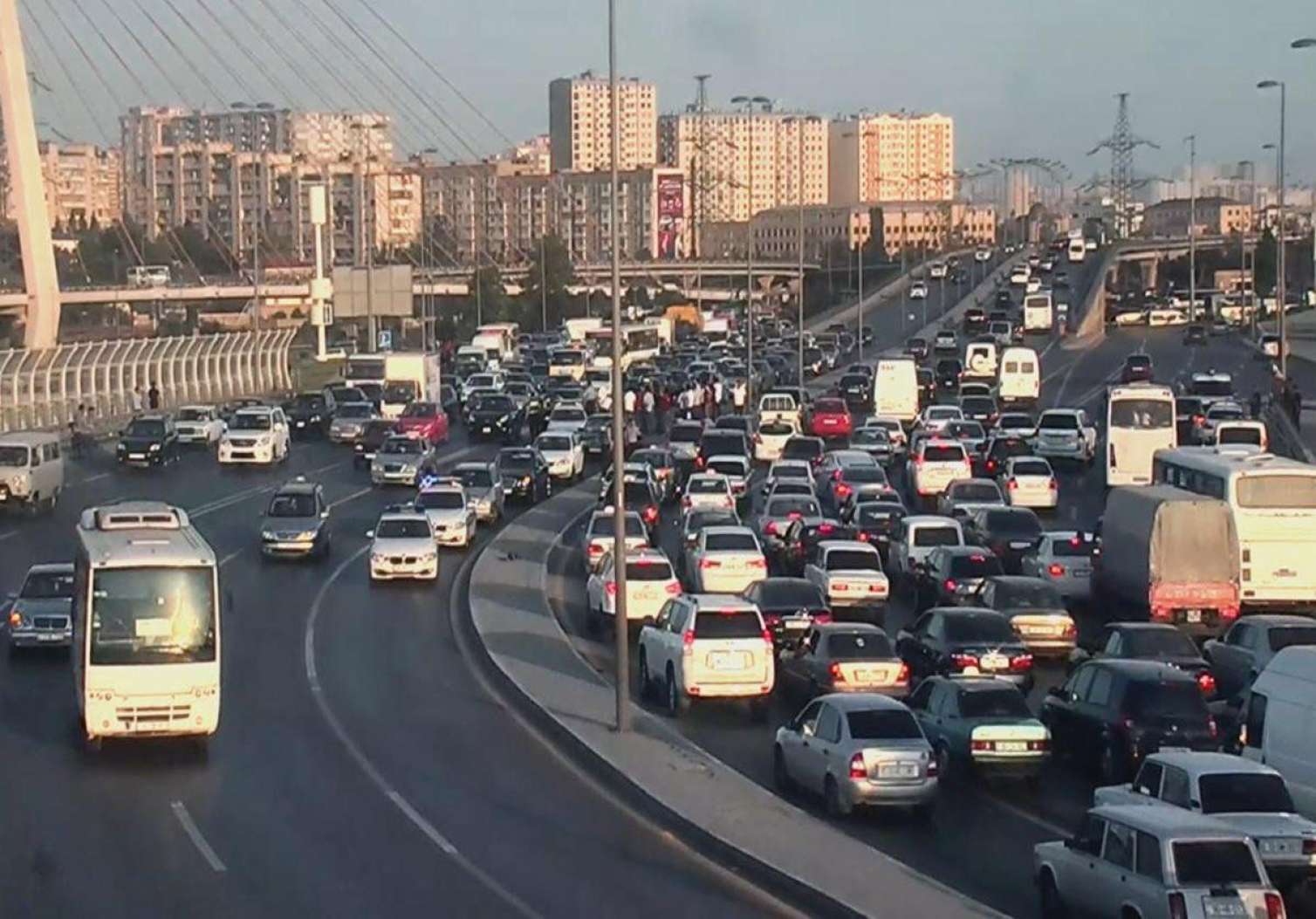 Yeni yol layihələri: hansı ərazilərdə tıxaclar aradan qalxacaq? - Açıqlama 