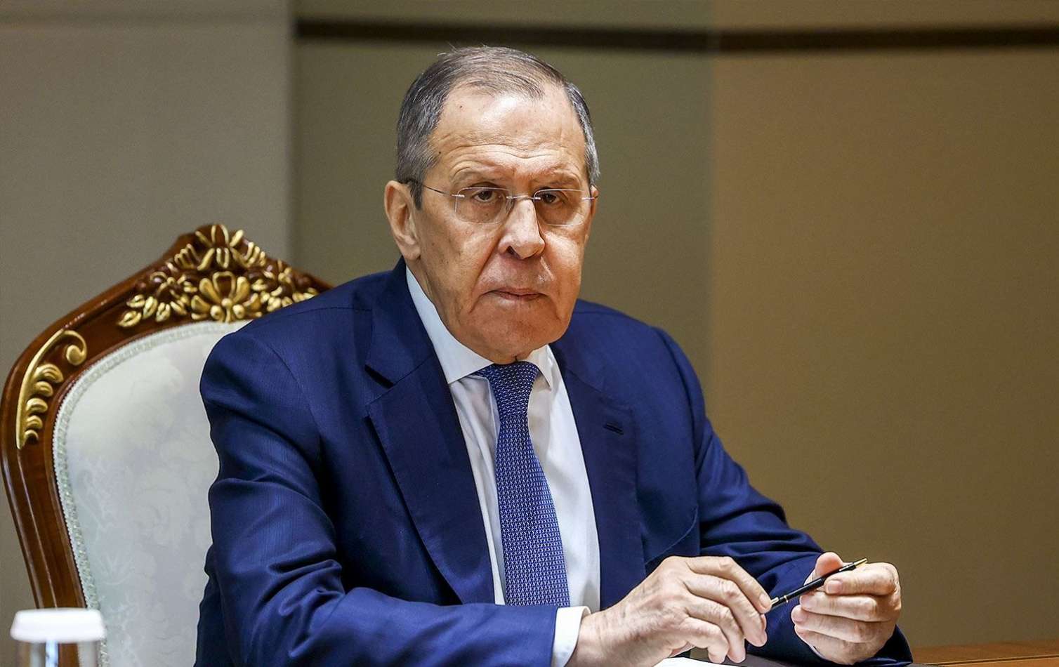 Lavrov Paşinyana Yanukoviçin təcrübəsini xatırlatdı 