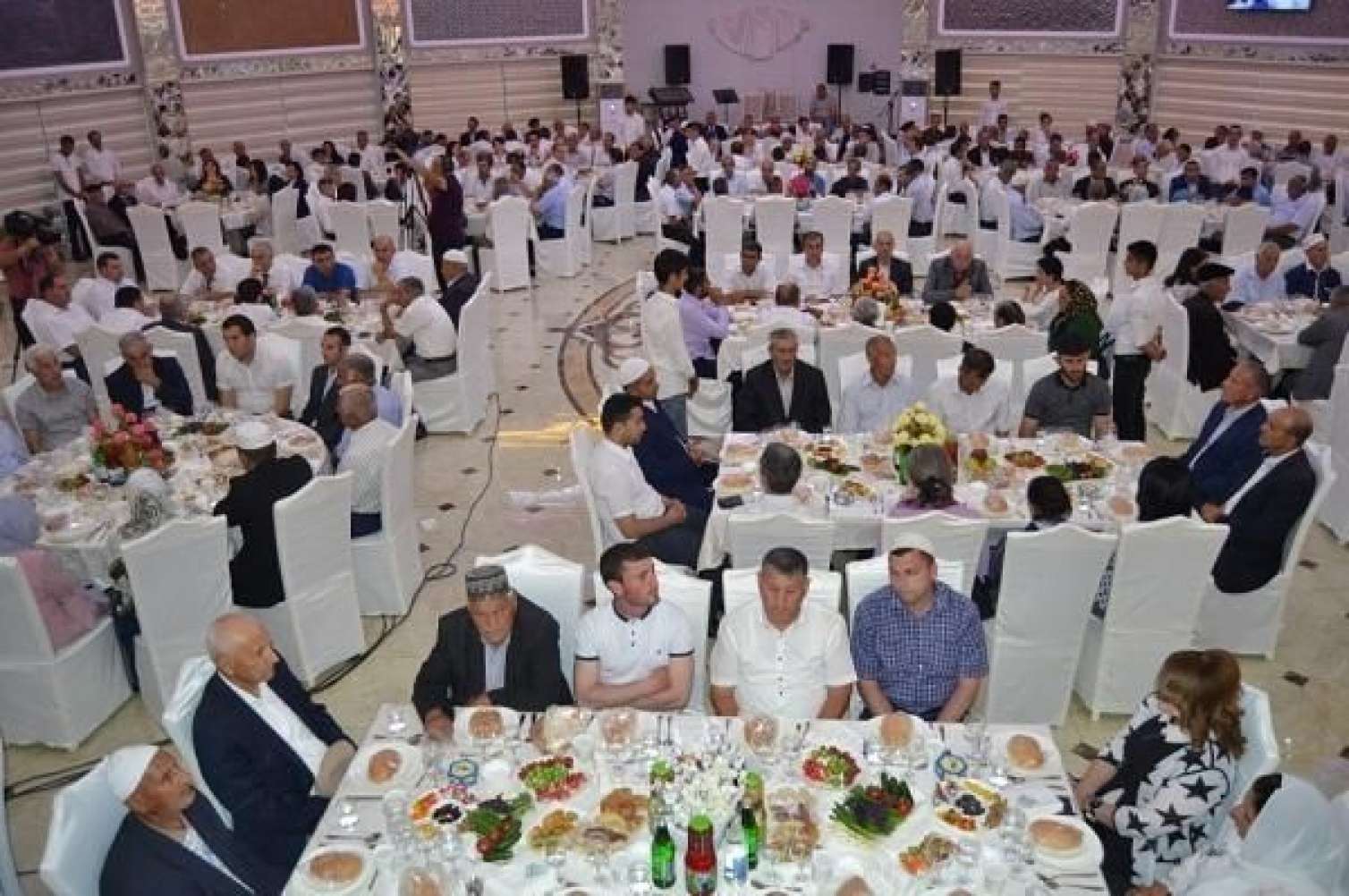 Gürcüstan baş naziri adından iftar süfrəsi təşkil edildi 