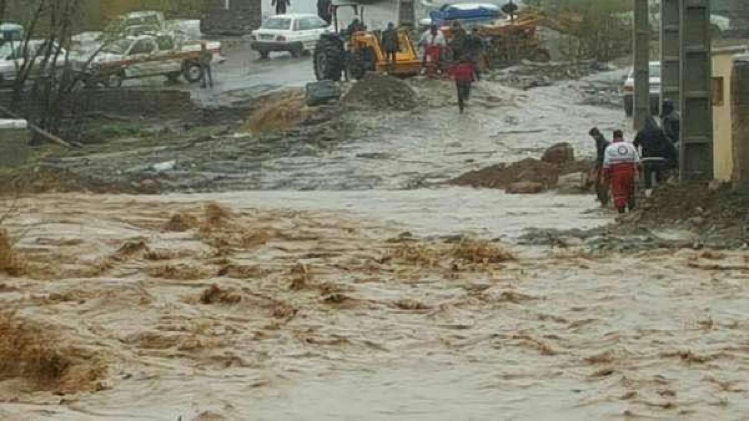 İranda daşqınlar 18 nəfərin həyatına son qoydu 