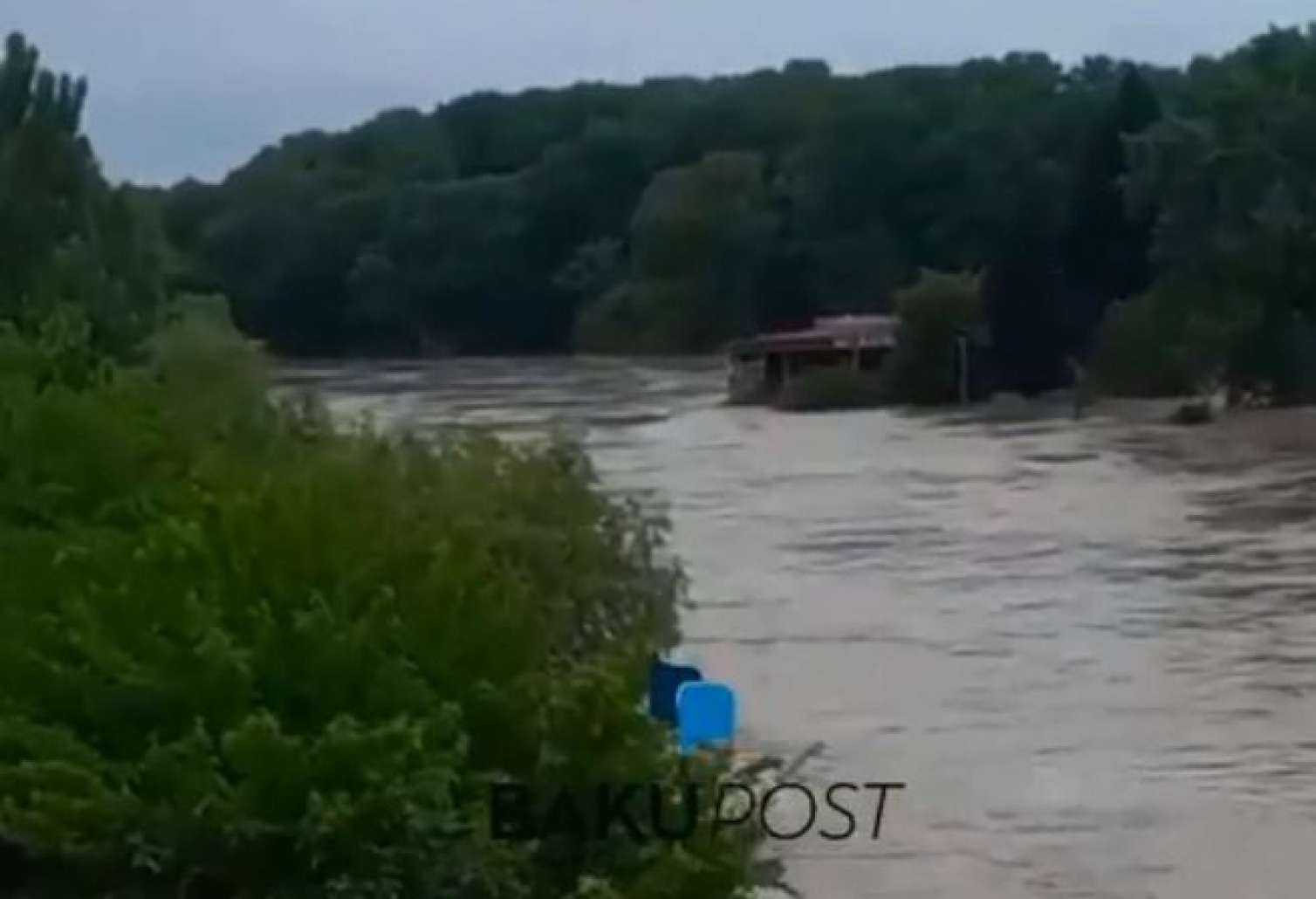 “Qırmızı körpü”yə yaxın kəndləri sel basdı - VİDEO 