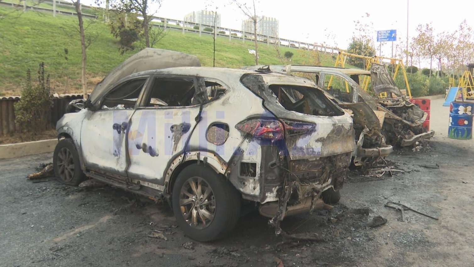 Bakıda bahalı avtomobillər yandı - FOTO/YENİLƏNİB 