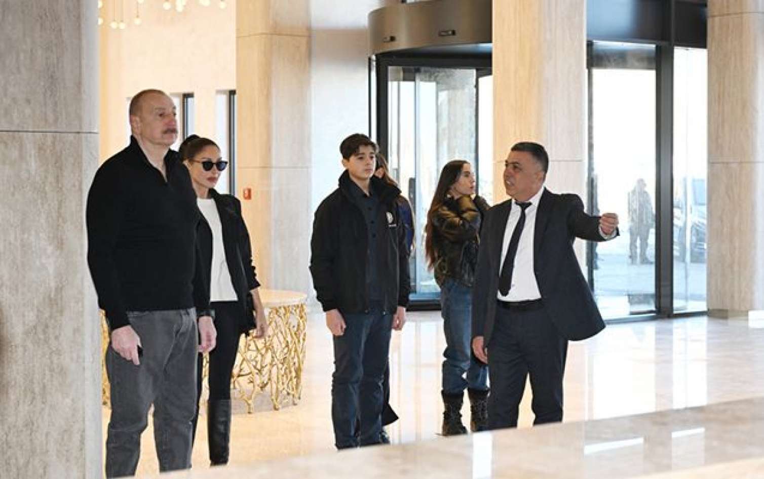 Prezident ailə üzvləri ilə Şahdağ Turizm Kompleksində - FOTO 