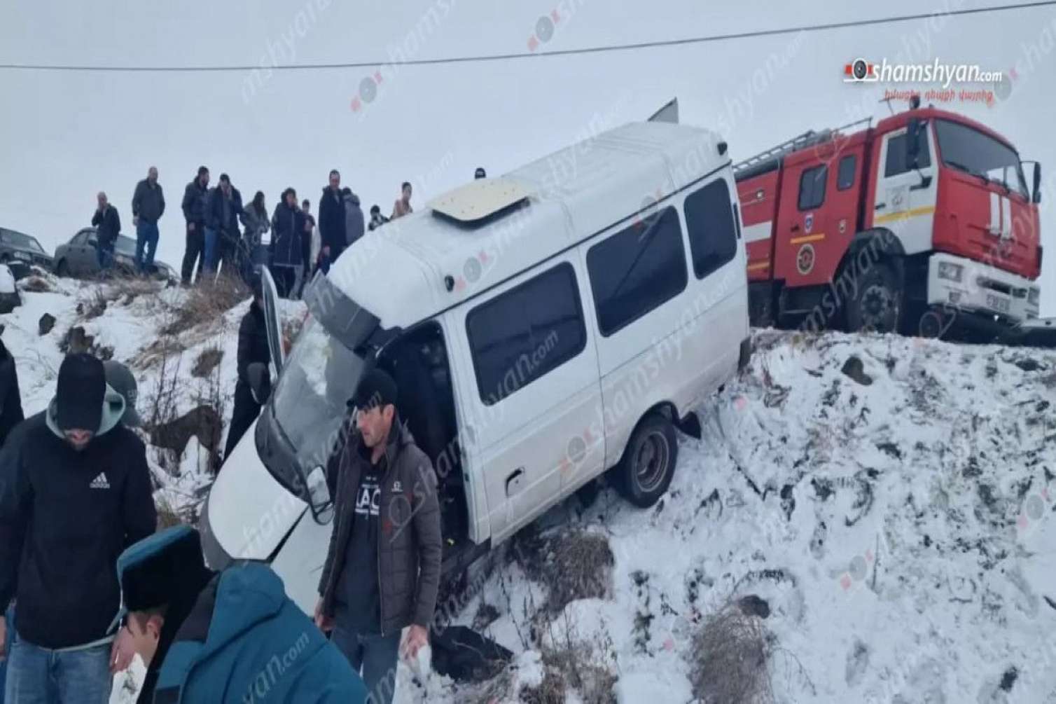 Ermənistanda avtobus qəzaya düşdü - Yaralananlar var 