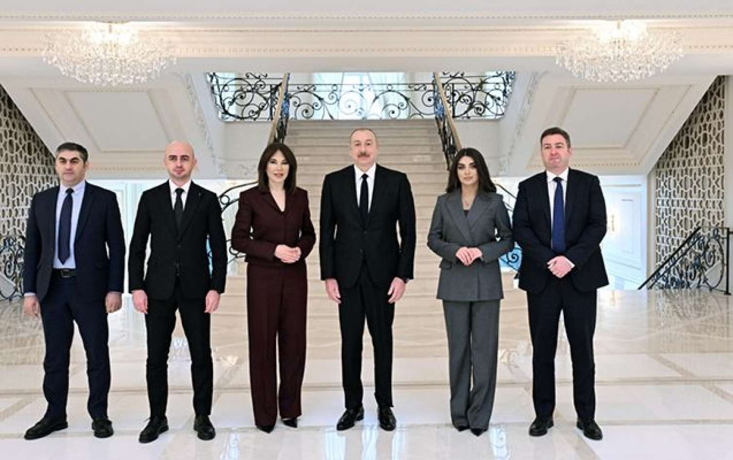 Prezident yerli televiziya kanallarına müsahibə verdi - FOTO 