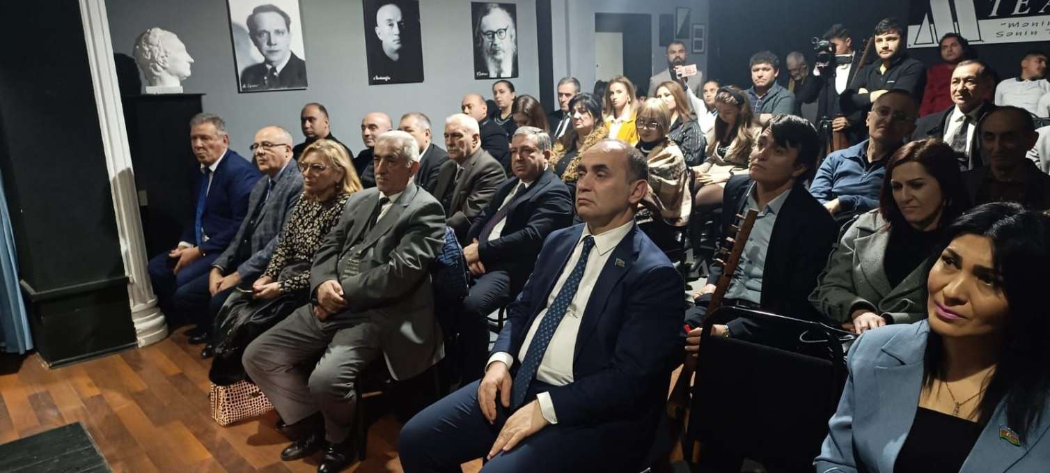 Zəlimxan Yaqubun  yeni kitabının təqdimatı keçirildi- FOTOLAR 