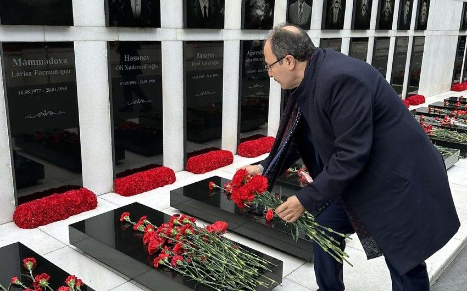 Türkiyə səfiri Şəhidlər xiyabanını ziyarət etdi - FOTO 