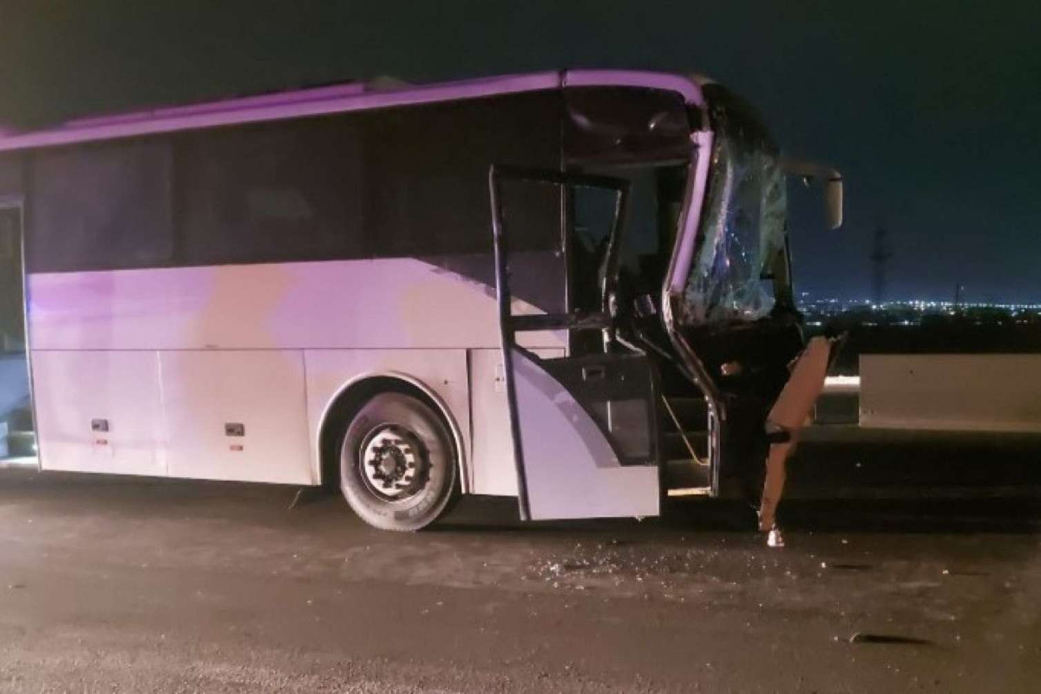 Bakı-Xudat avtobusu yük ımaşını ilə toqquşdu: Yaralanan var - FOTO  