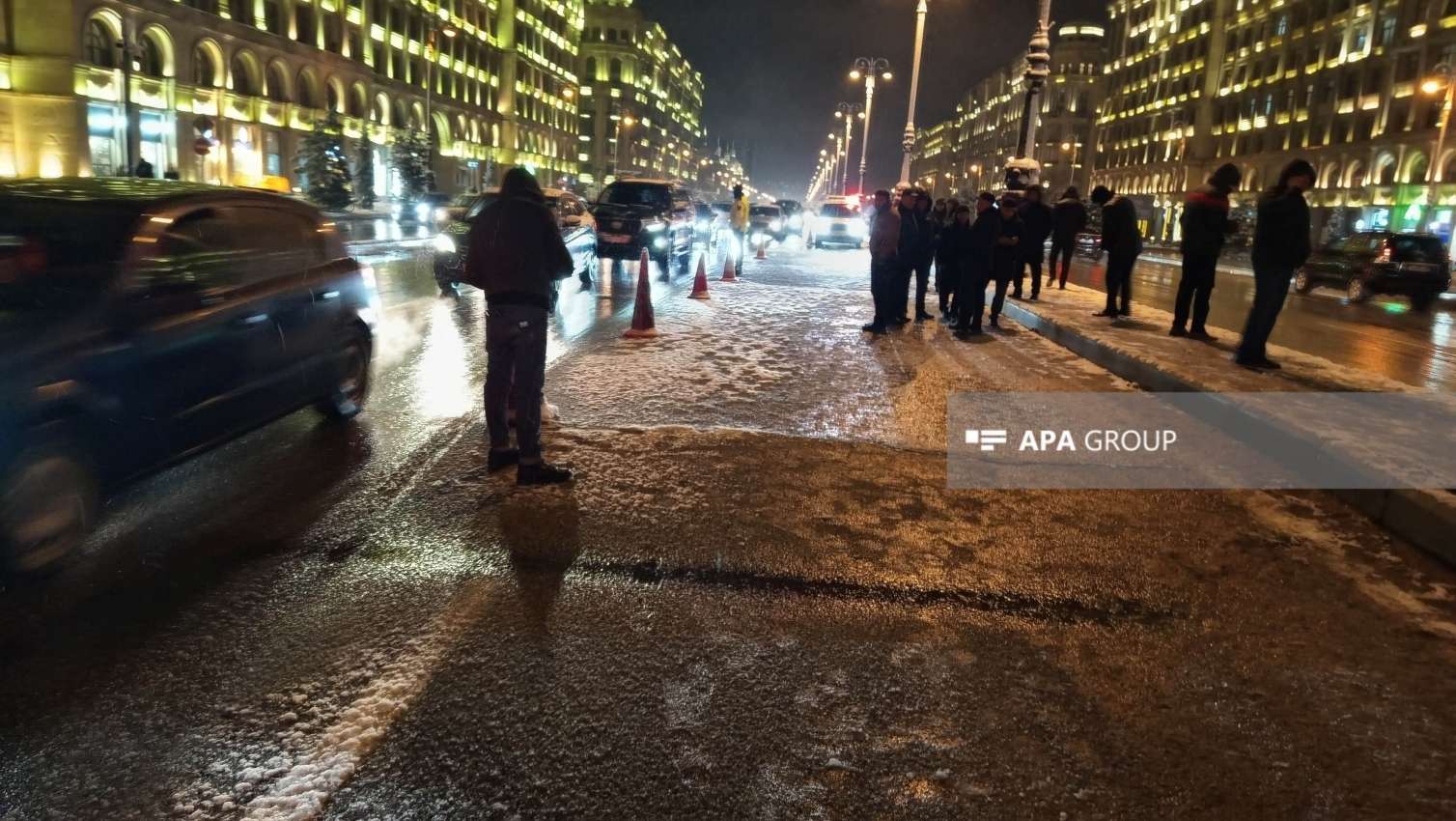 Bakıda yol çökdü - Sıxlıq yarandı - FOTO+YENİLƏNİB 