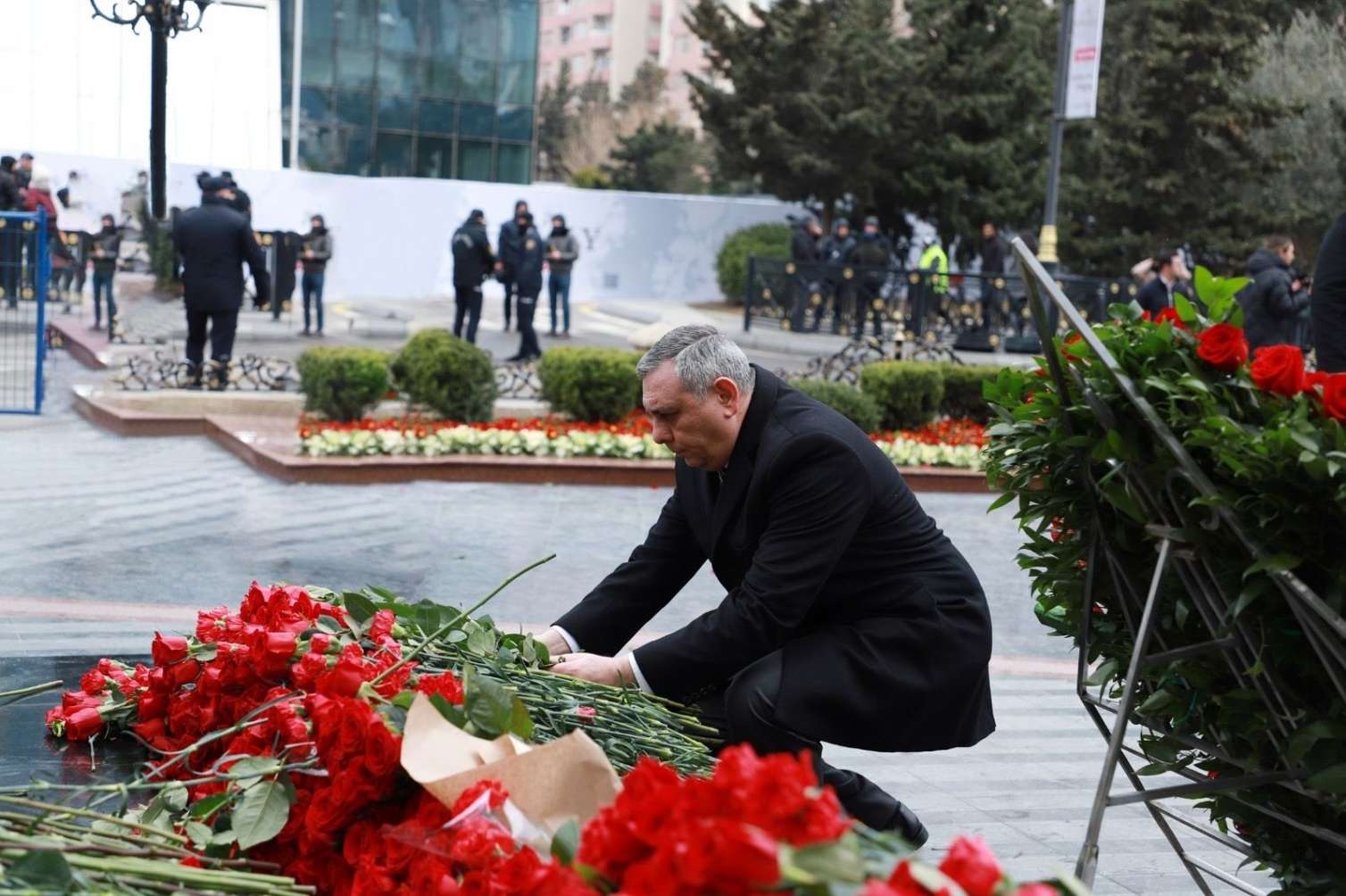 “Azərsun Holdinq” rəhbərliyi Xocalı abidəsini ziyarət edib - FOTO 