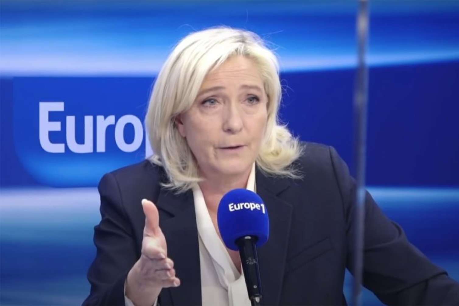 Le Pen NATO və Aİ-siz Ukrayna konfransı keçirməyi təklif edir 