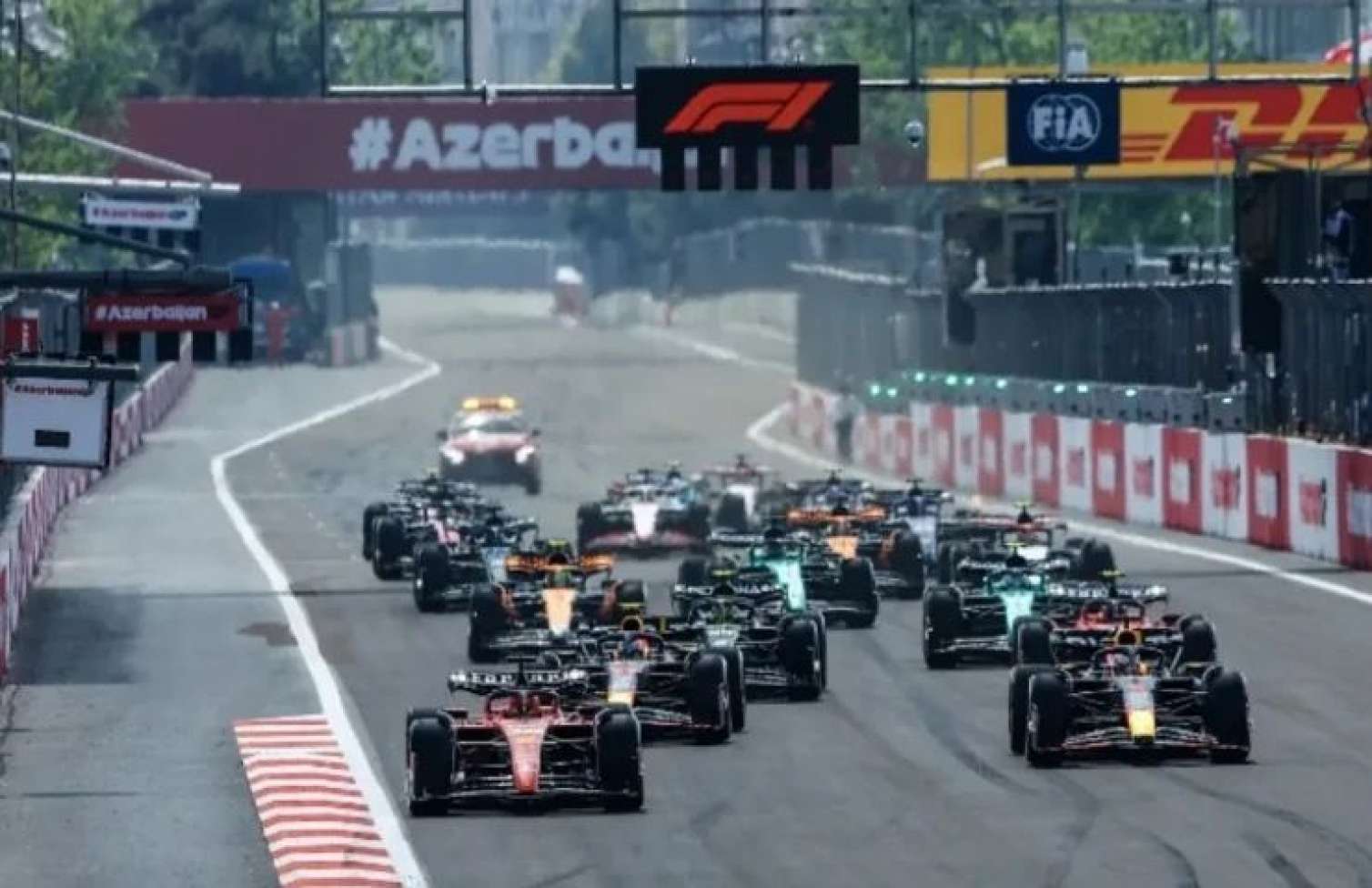 Bakıda "Formula 1"ə hazırlıq başladı - FOTO