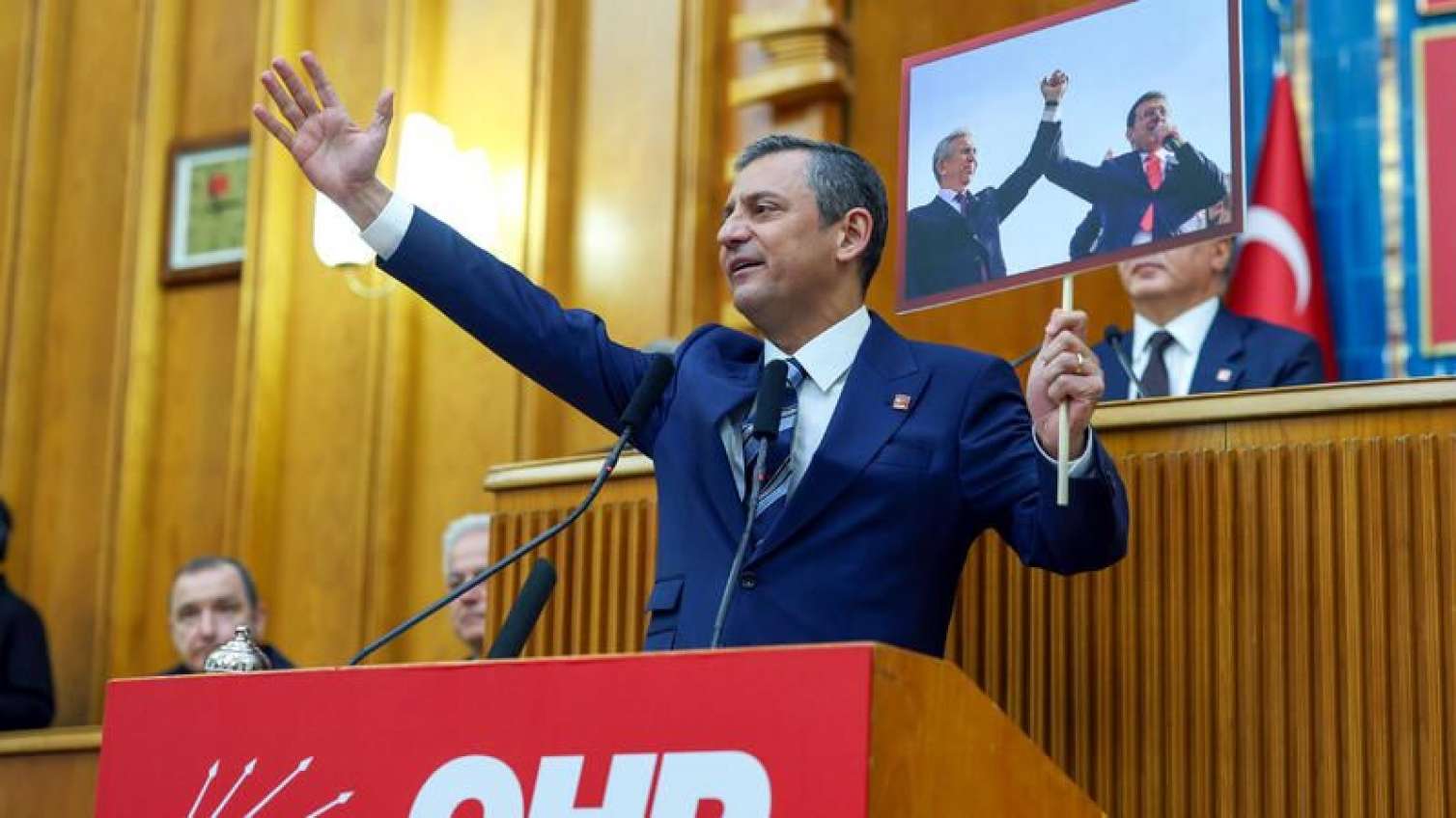 CHP İmamoğlu ilə əlaqədar təcili toplandı 