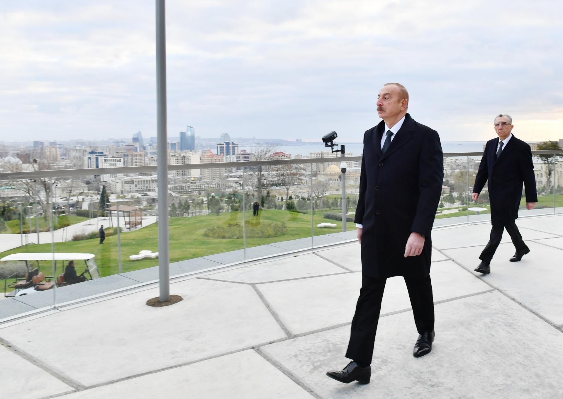 Prezident Mərkəzi Parkın ikinci hissəsinin açılışında - Yenilənib-FOTO