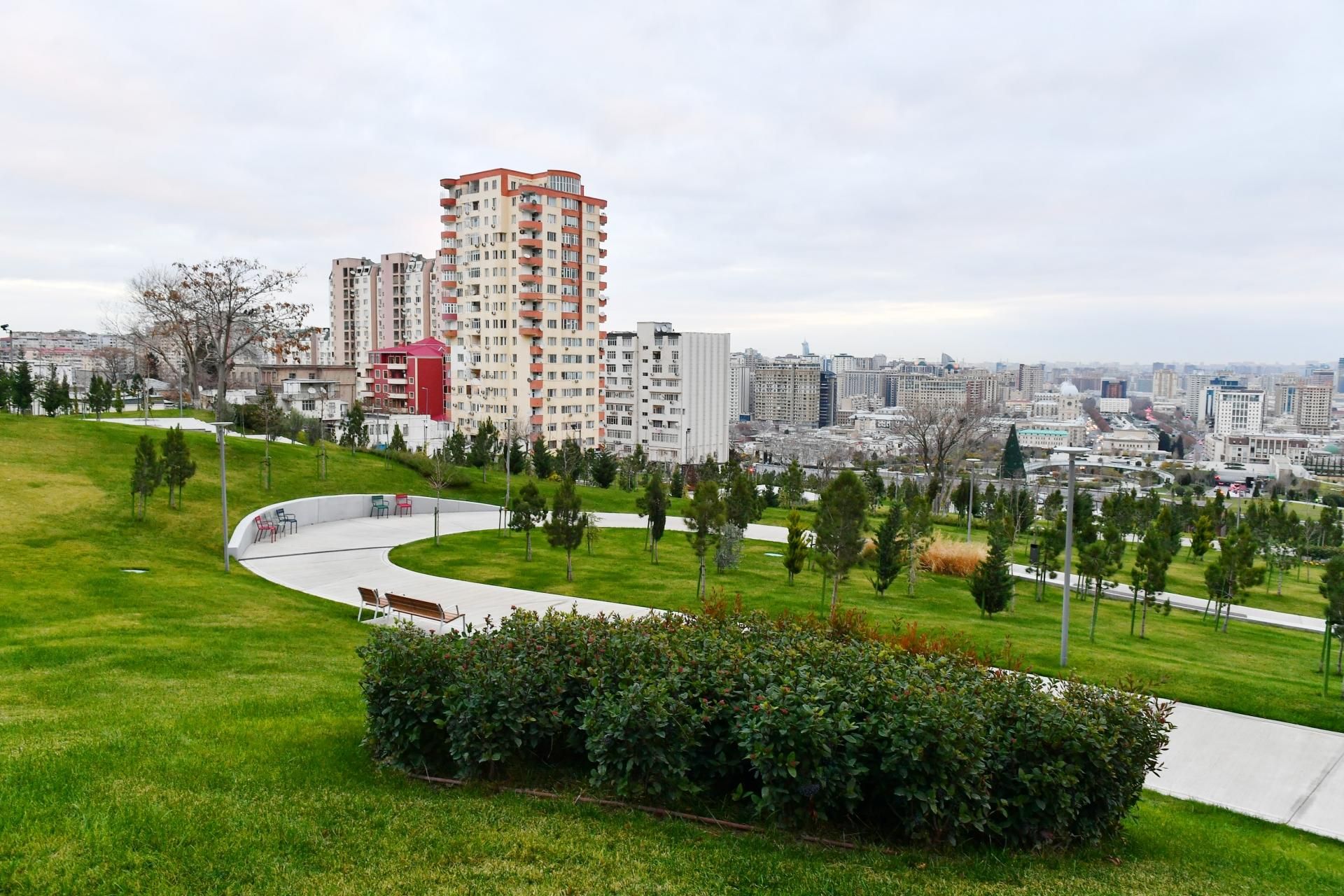 Prezident Mərkəzi Parkın ikinci hissəsinin açılışında - Yenilənib-FOTO