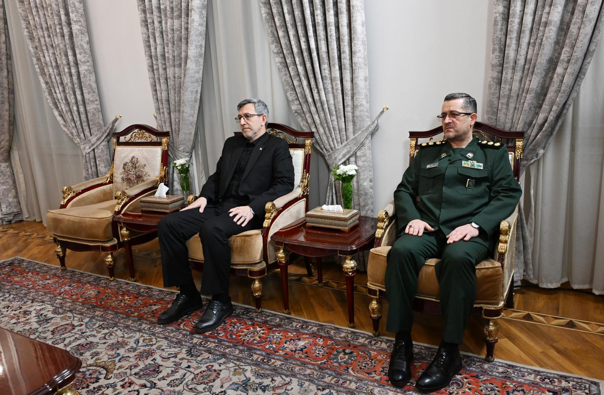 Prezident İran səfirliyində oldu, başsağlığı verdi - FOTO