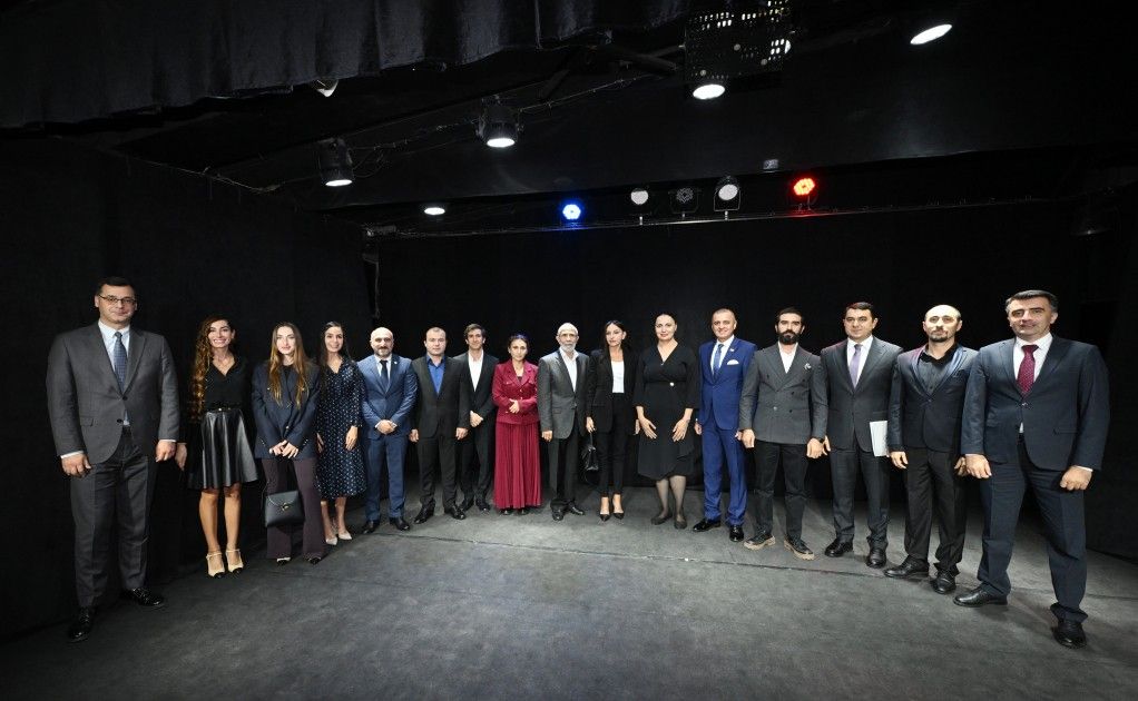 Mehriban Əliyeva Pantomim Teatrında - FOTOLAR 