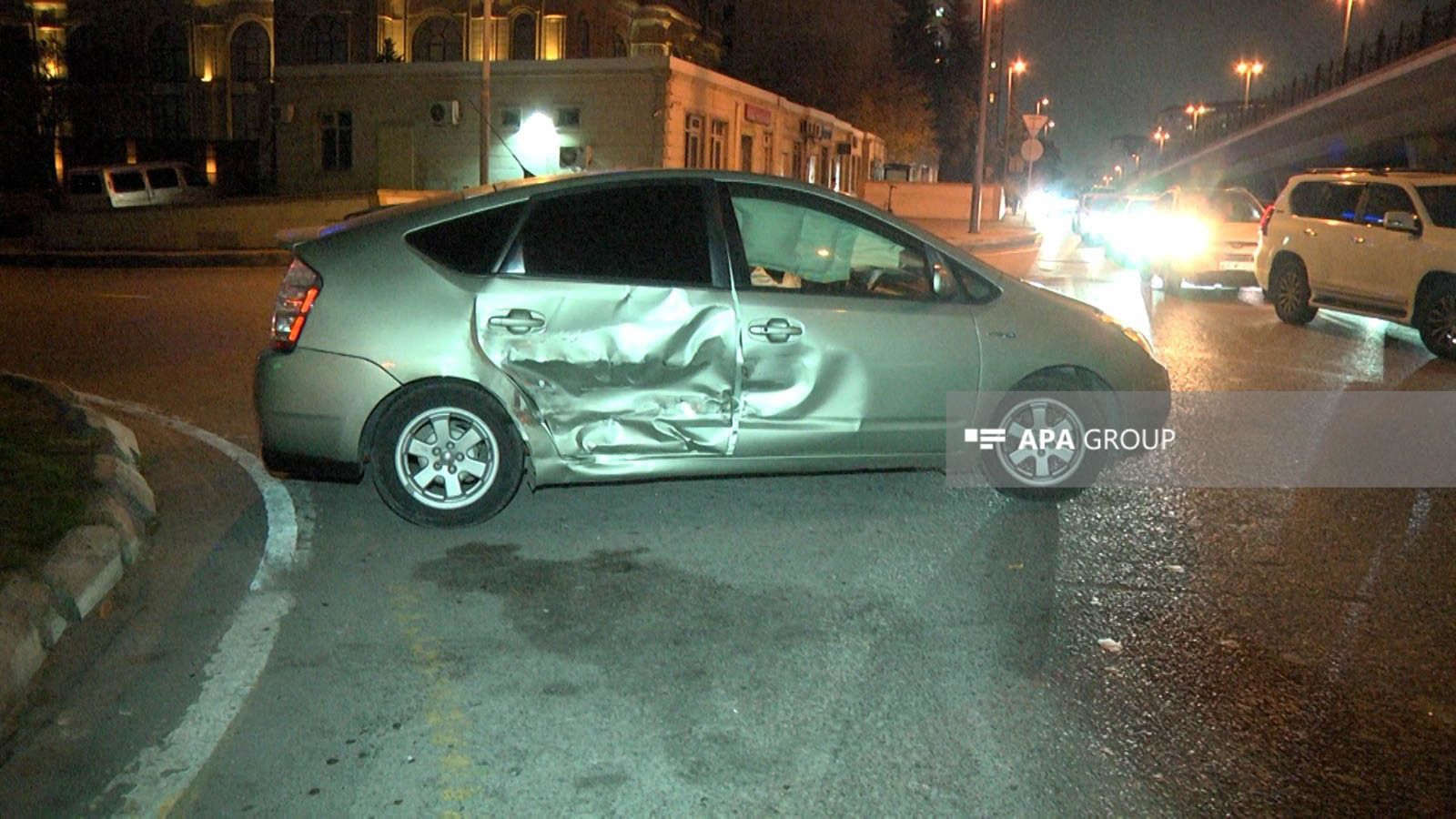 Bakıda “Toyota” və "BMW" toqquşdu: Tixac yarandı - FOTO 