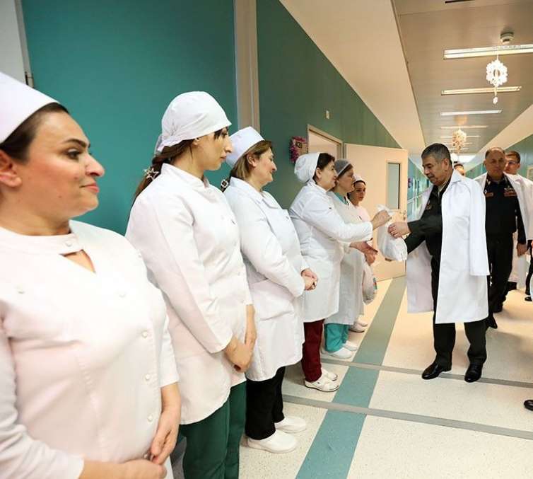 Müdafiə Nazirliyinin rəhbərliyi Baş Klinik Hospitalda -  FOTO-VİDEO