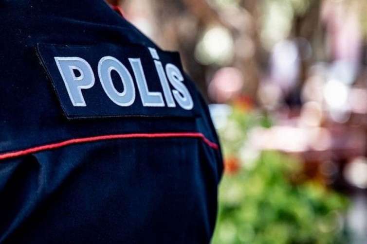 Polis əməkdaşı silahla ehtiyatsız davranma nətəcəsində həlak oldu 