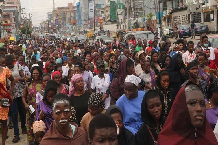 Nigeriyada izdiham zamanı 10 nəfər öldü 