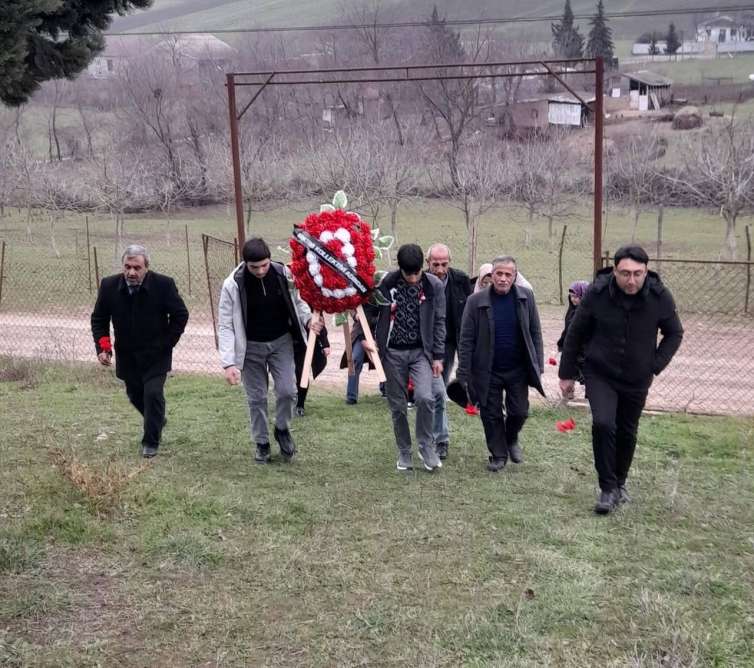 Qəzada həlak olan Qoşqar Sadıqovun məzarı ziyarət edildi 